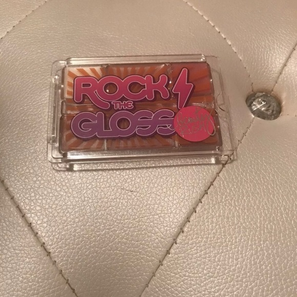 Victoria’s Secret Beauty Rush Rock the Fudge - Picture 4 of 7